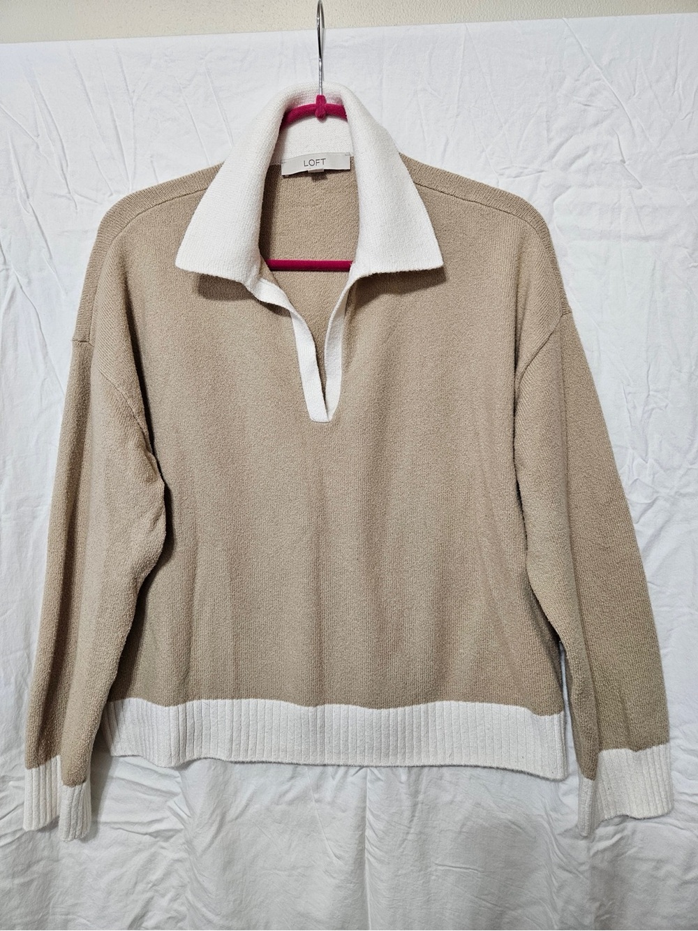 LOFT Beige and White V-Neck Collared Pullover Sweater